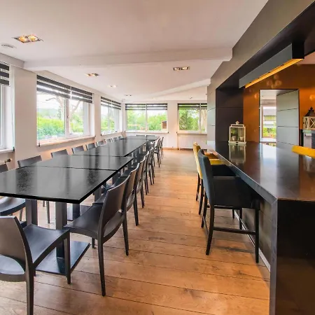 Vakantiehuis Spacious Near