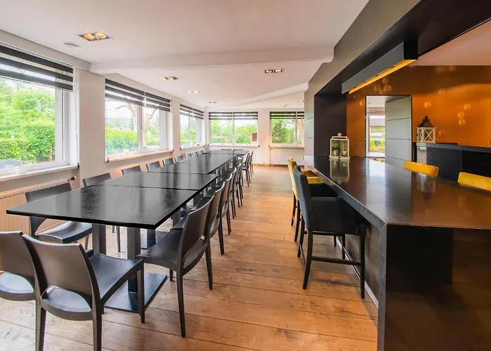 Vakantiehuis Spacious Near