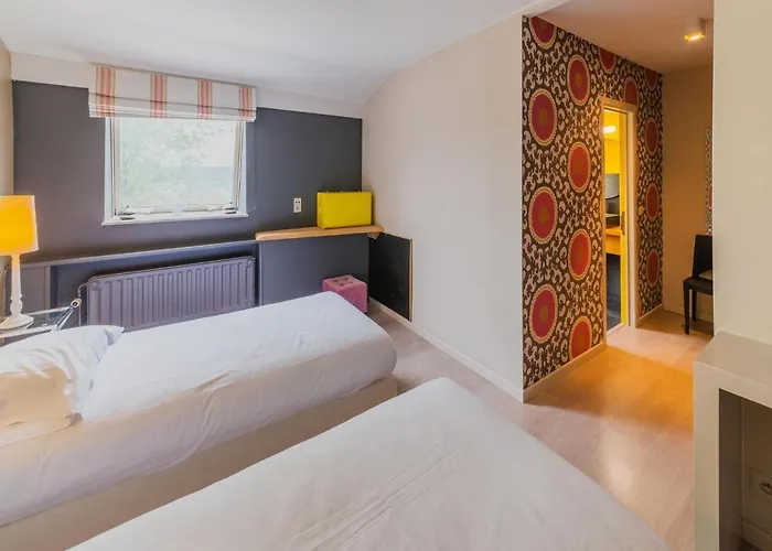 Spacious Near Holiday home