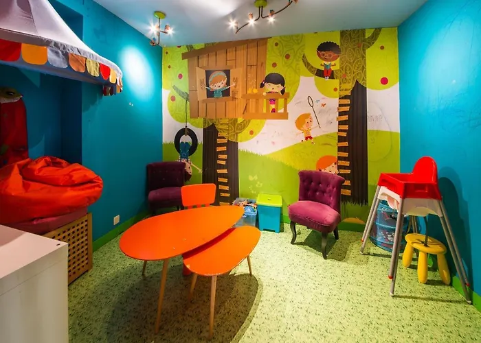 Spacious Near Holiday home